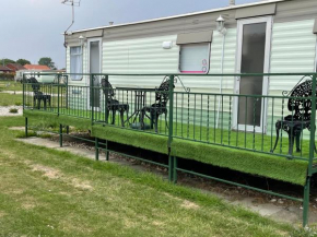 Caravan 6 berth ingoldmells coral beach site